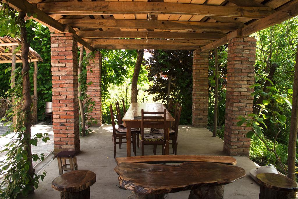 Nona Guest House Shilda Ngoại thất bức ảnh