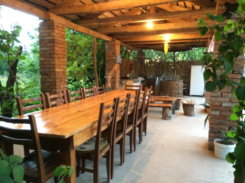 Nona Guest House Shilda Ngoại thất bức ảnh