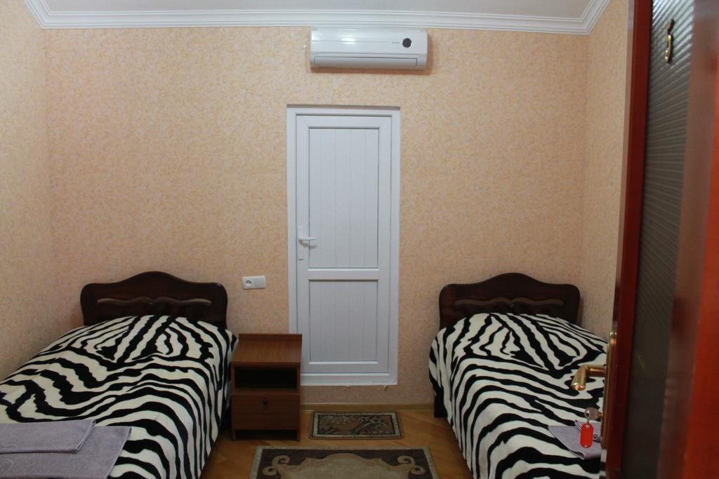 Nona Guest House Shilda Ngoại thất bức ảnh